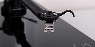 ��� ������� Rega Carbon