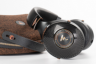 ������� FOCAL RADIANCE